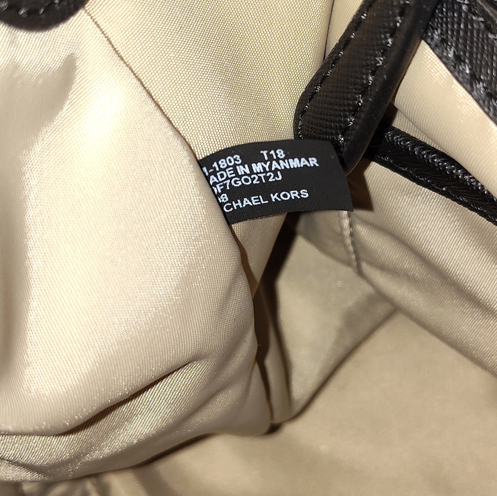 MICHAEL KORS KELSEY GOLD NYLON LEOPARD PRINT & BLACK LEATHER MEDIUM TOTE BAG - Picture 16 of 16
